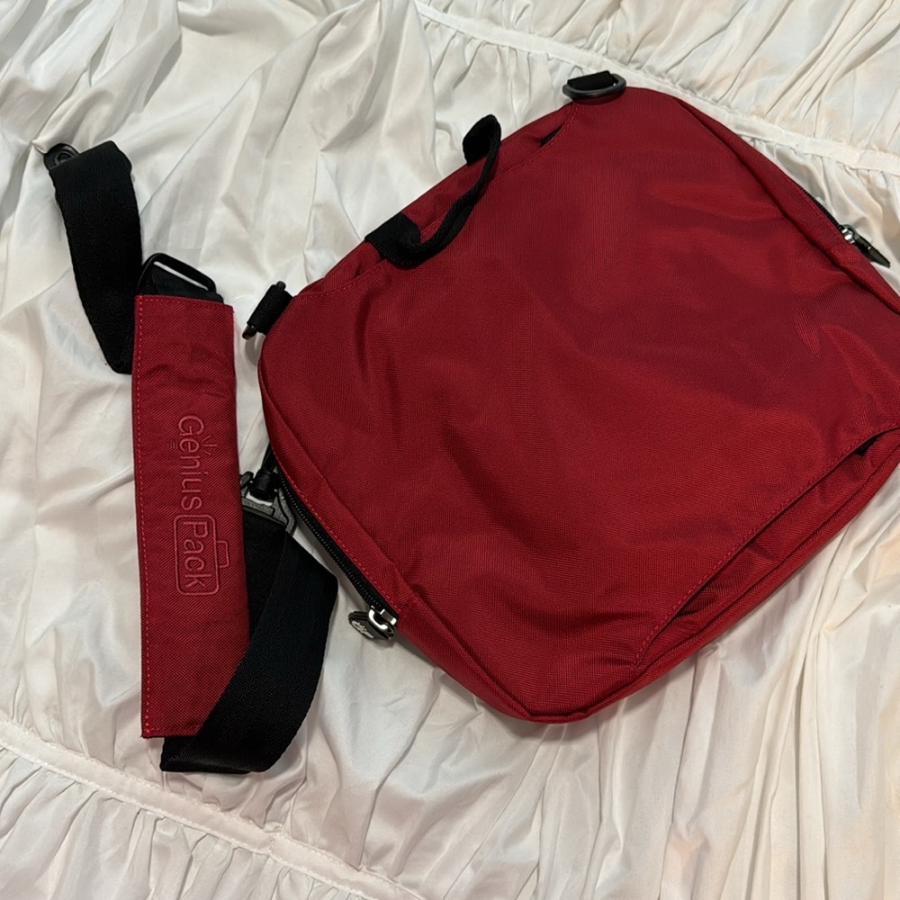 Genius pack red travel electronics accessories back attach to plane pockets - Picture 5 of 6